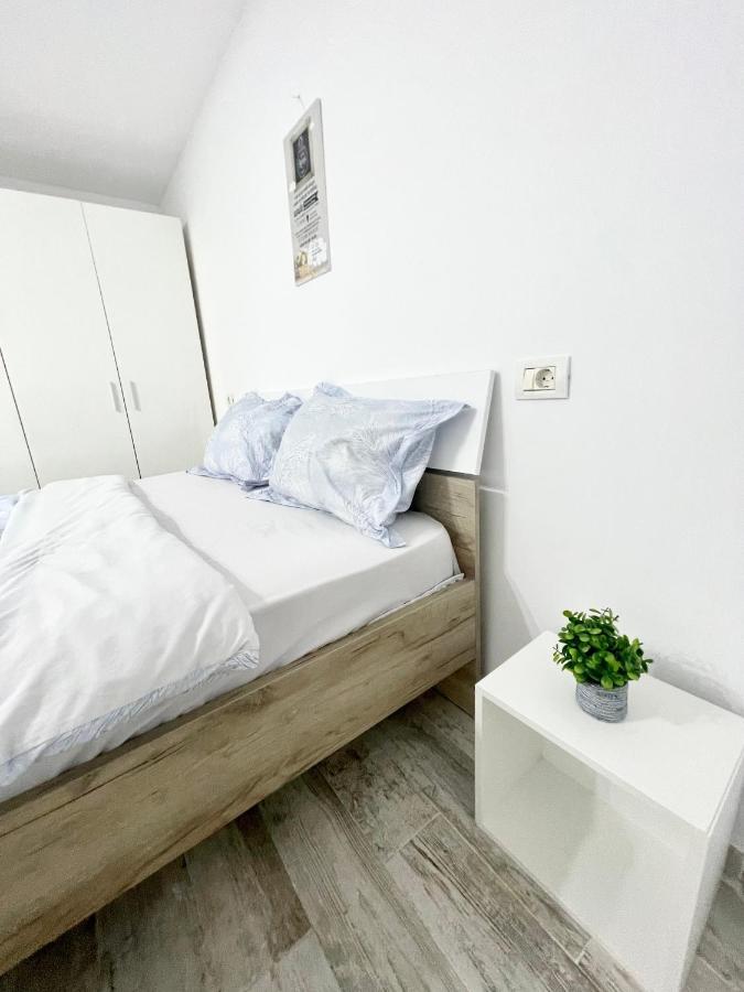 Temple 4 Apartment Bucharest Exterior photo