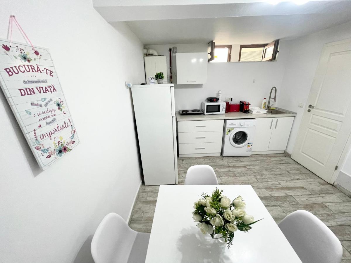 Temple 4 Apartment Bucharest Exterior photo
